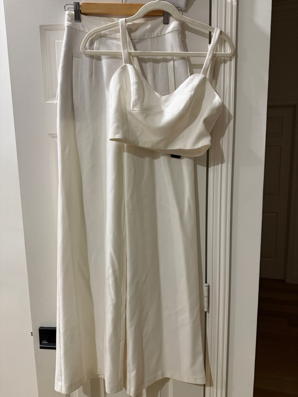 Black Halo White Two-Piece Wide-Leg Pants & Cropped Bustier Set